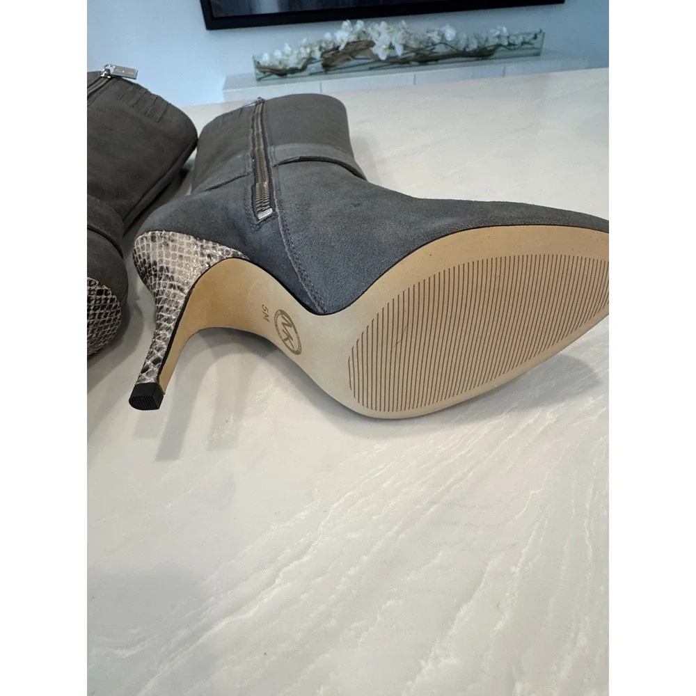 Michael Kors Caroline Boots Womens 5M Gray Suede Embossed Leather KNEE HIGH NIB